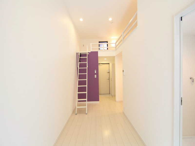 居室・リビング　洋室8.6帖　ロフト6.1帖（収納でもお部屋でも使えます）