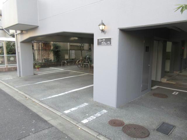 駐車場　駐車場