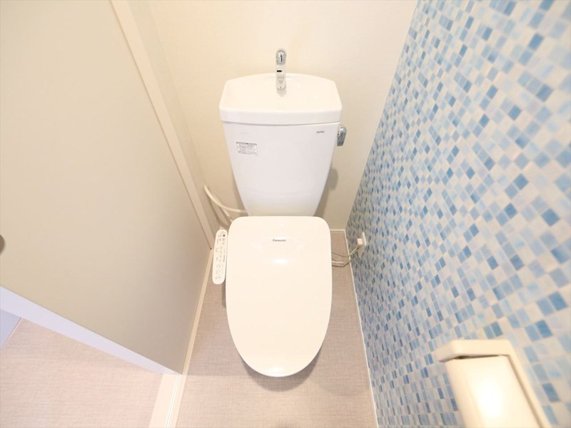 トイレ　温水洗浄暖房便座付トイレ　同仕様写真