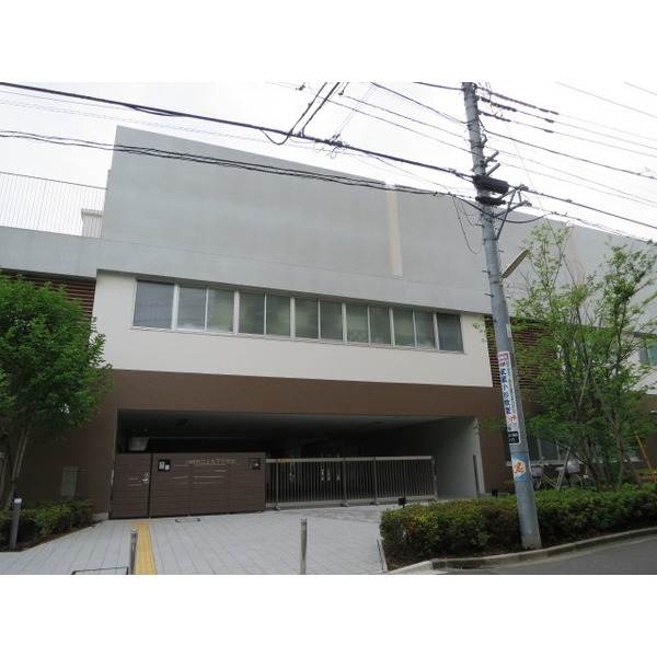 小学校　川崎市立上丸子小学校（小学校）まで574m