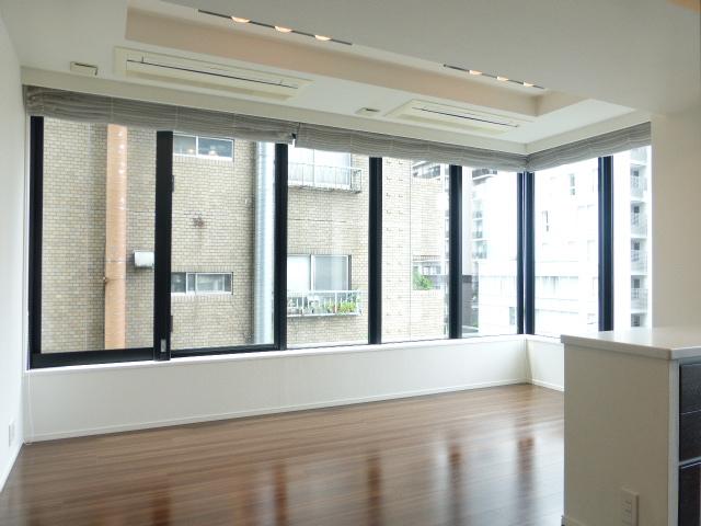 居室・リビング　内観1