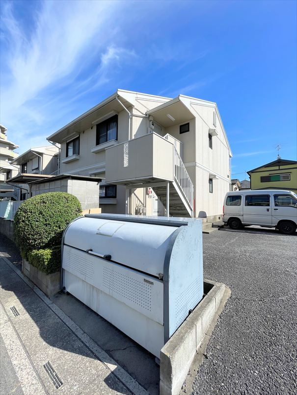 その他設備　蓋つきのゴミ置き場