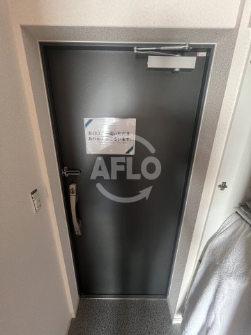 玄関　ノルデンハイム江坂III　玄関