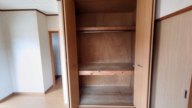 収納　6帖洋室収納