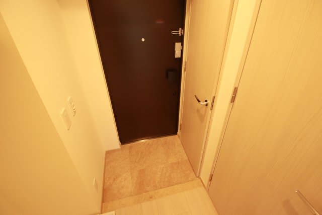 玄関　※別室の参考写真の為、現況優先です。