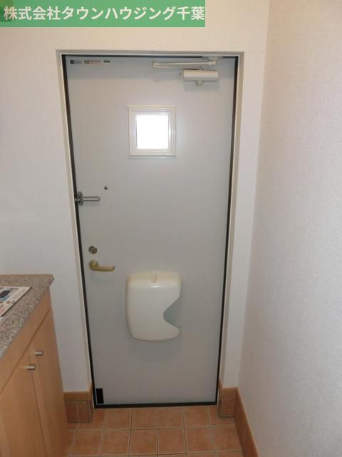 玄関　お部屋探しは【タウンハウジング千葉店】にお任せ下さい♪