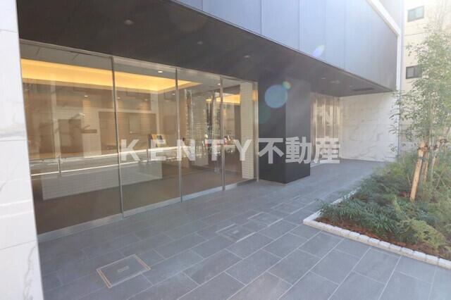 エントランス　ゆとりのあるエントランスです