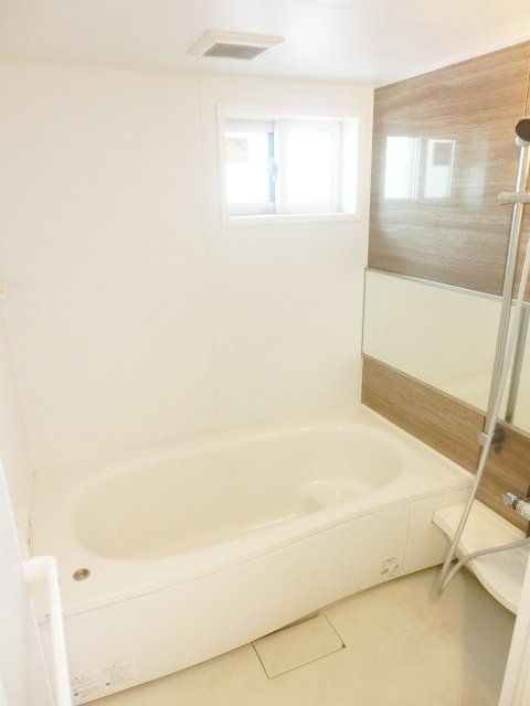 バス・シャワールーム　一日の疲れを癒せるバスルームです