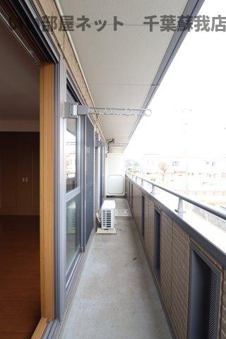 バルコニー　お洗濯にも便利なバルコニー付き