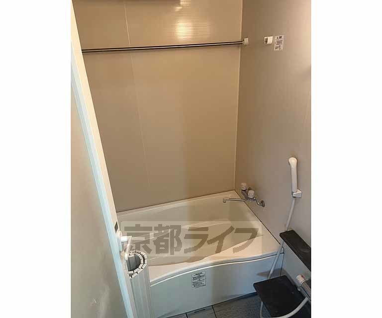 バス・シャワールーム　きれいな浴室です。