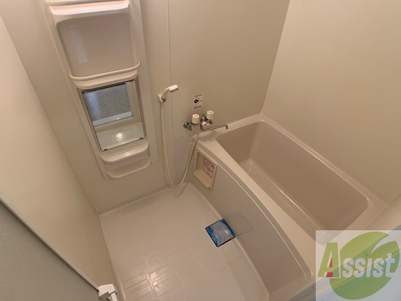 バス・シャワールーム　バスルームはこちらです。広々としてゆったり休めます。