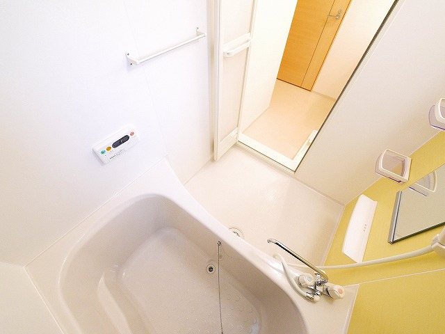 バス・シャワールーム　日々の疲れを癒すお風呂付です