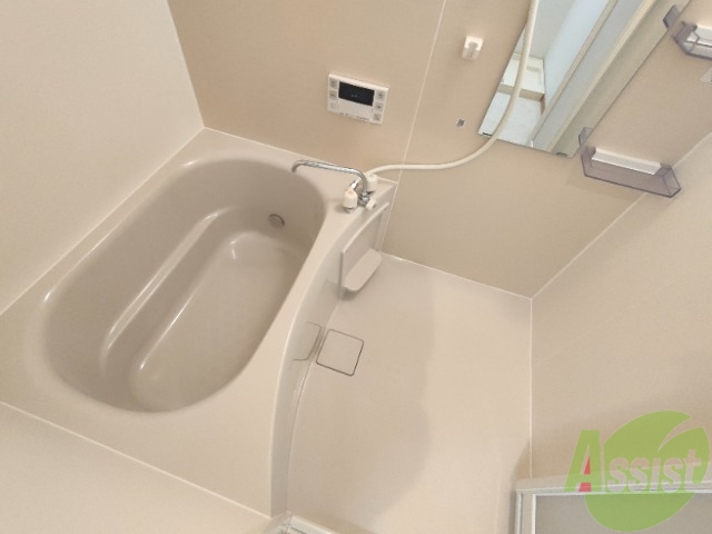 バス・シャワールーム　浴室は追い炊き機能付きで、いつでも温かいお風呂に入れます。