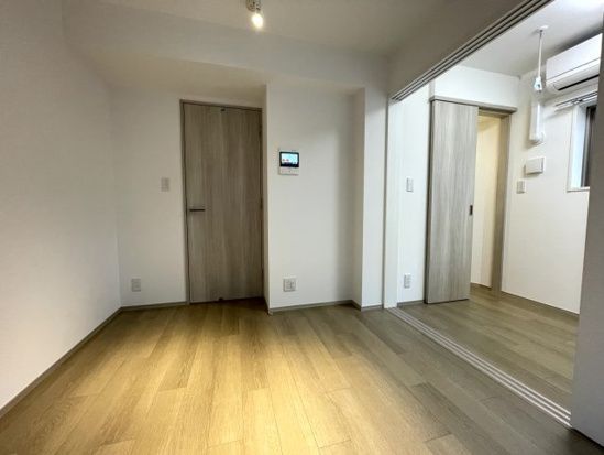 居室・リビング　☆明るい洋室☆