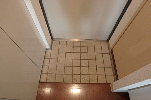 玄関　家具家電付きマンション