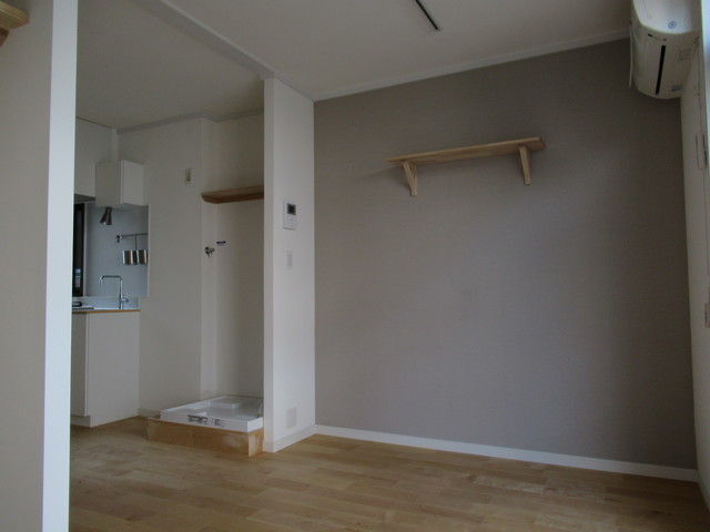 居室・リビング　※別部屋同間取り写真・内装異なります