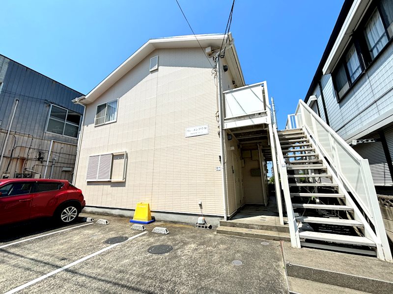 建物外観　草加駅徒歩６分（４８０ｍ）