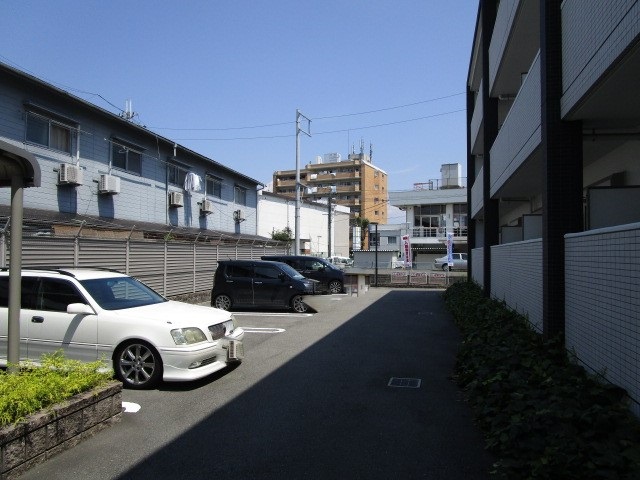 駐車場　駐車場