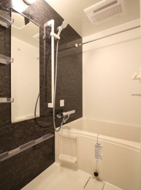 バス・シャワールーム　バスルーム