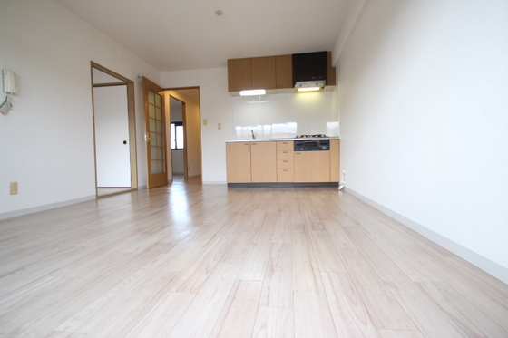 居室・リビング　２０２号室写真です