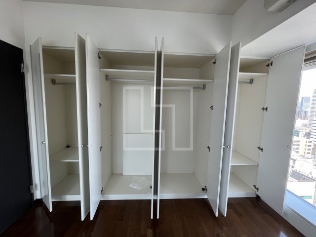 収納　アステリオ北堀江 ザ・メトロタワー　大型クローゼット