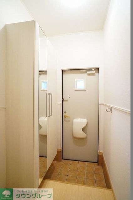 玄関　※別号室参考写真です