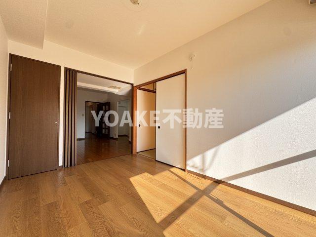 居室・リビング　画像は別部屋のものです。相違がある場合、現況優先。