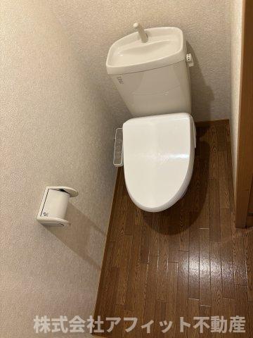 トイレ　温水洗浄暖房便座