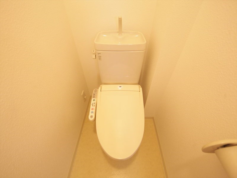 トイレ　温水洗浄暖房便座付トイレ