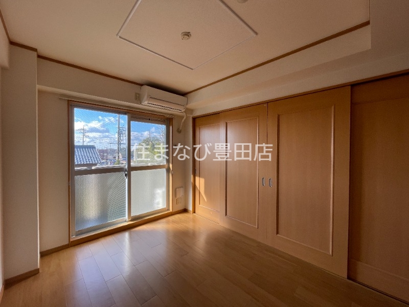 居室・リビング　同型別部屋写真