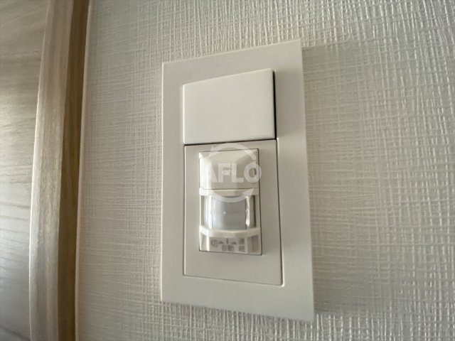 その他　フォーリアライズ玉造フェリス　人感センサーライト