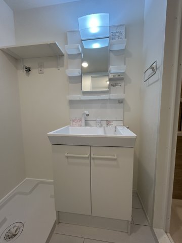 洗面設備　独立洗面台で身支度をすべて済ませてしまいましょう