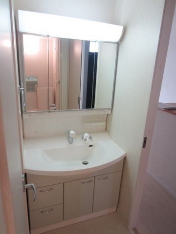 洗面設備　シャンプードレッサー付き