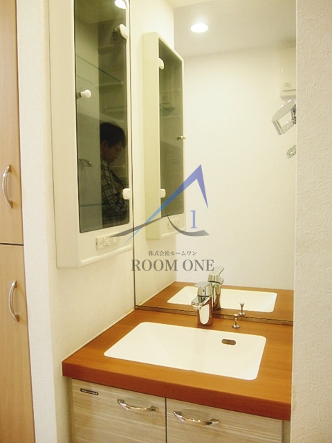 洗面設備　独立洗面台です。