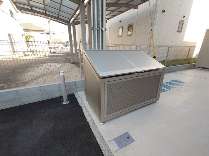 バルコニー　敷地内ゴミステーション