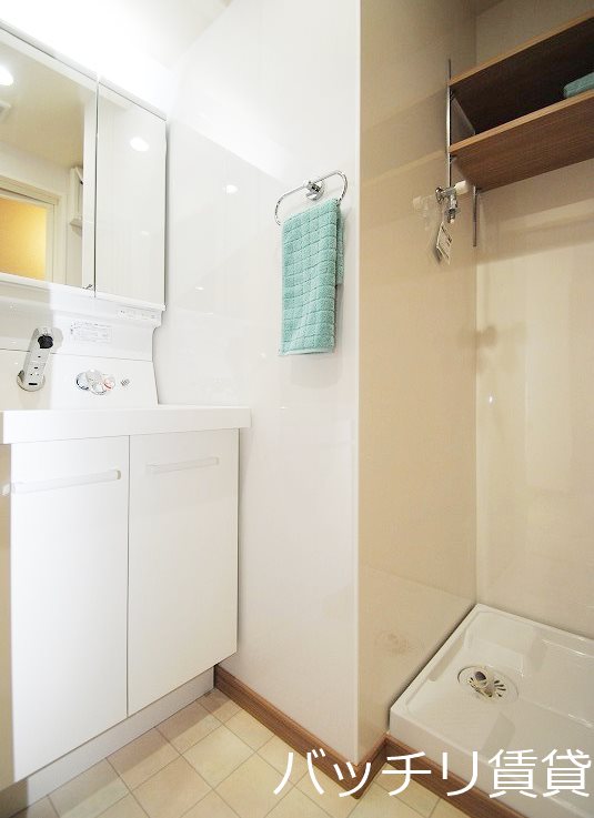 洗面設備　※同マンション別部屋写真の為、現状優先。