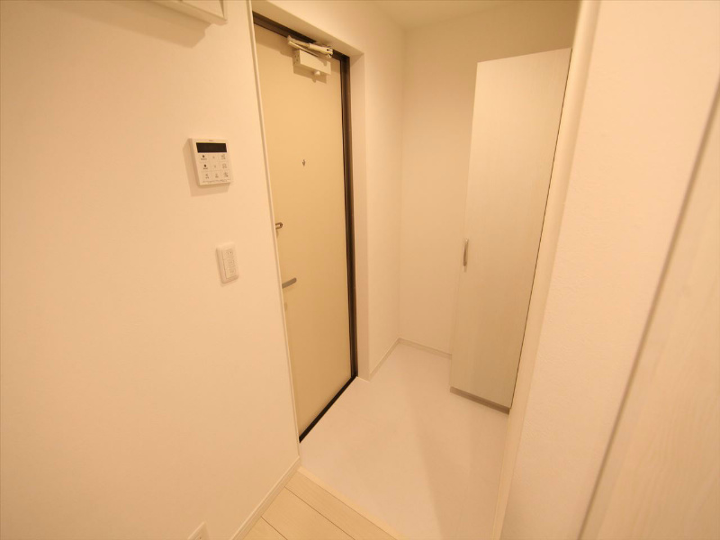玄関　玄関　シューズボックス付（収納充実してます）