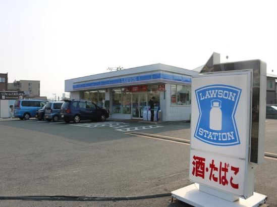 コンビニ　ローソン くりえいと宗像店（コンビニ）まで748m