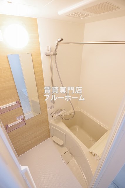 バス・シャワールーム　浴室乾燥機付きのお風呂です！