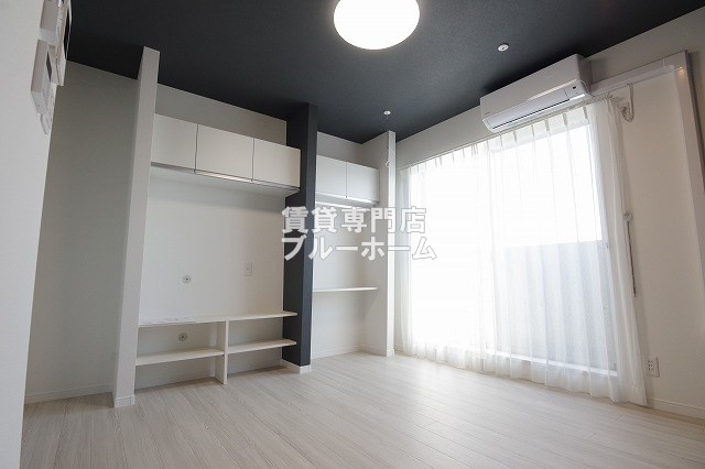 その他部屋・スペース　別角度の洋室です！