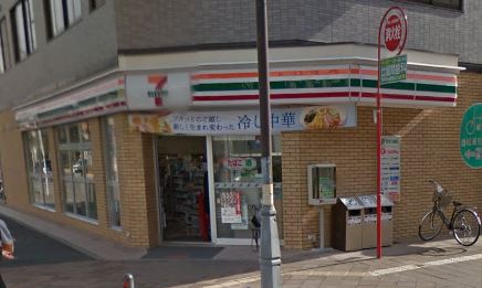 コンビニ　セブン・イレブン新松戸４丁目店（コンビニ）まで372m