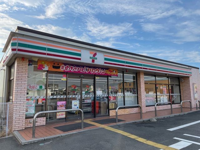 コンビニ　セブンイレブン（コンビニ）まで350m