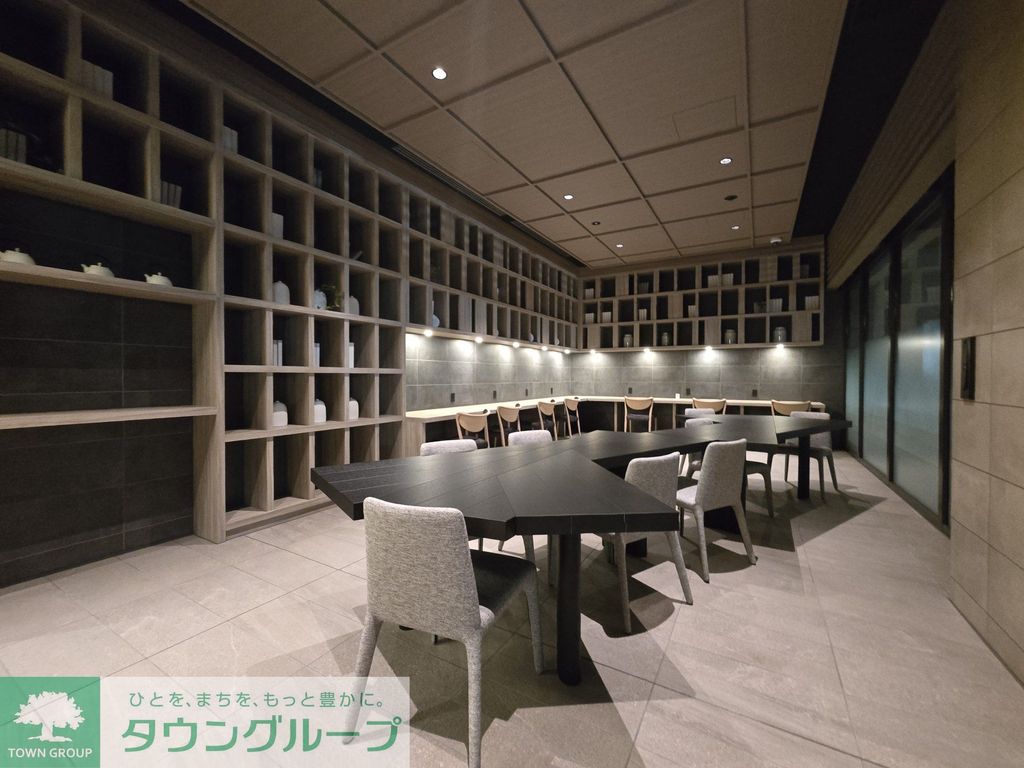 ロビー　1階ラウンジ