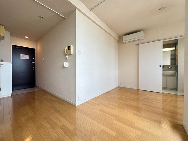 居室・リビング　※参考写真※南東向き洋室9.7帖☆バルコニーに繋がる角部屋で