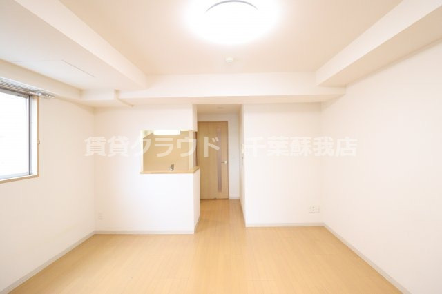 居室・リビング　窓から爽やかな陽差しが差し込みます♪