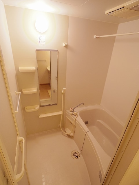 バス・シャワールーム　バス