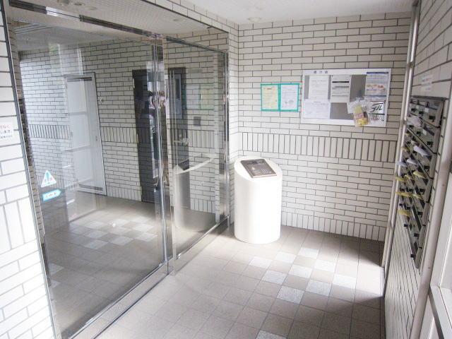 エントランス　オートロック付き
