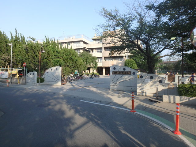 小学校　さいたま市立上木崎小学校（小学校）まで226m