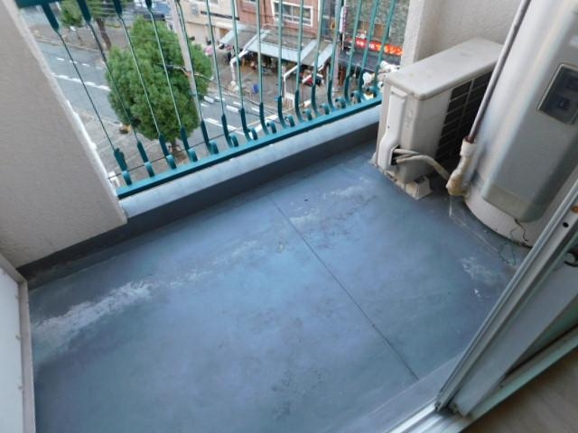 バルコニー　広々バルコニー