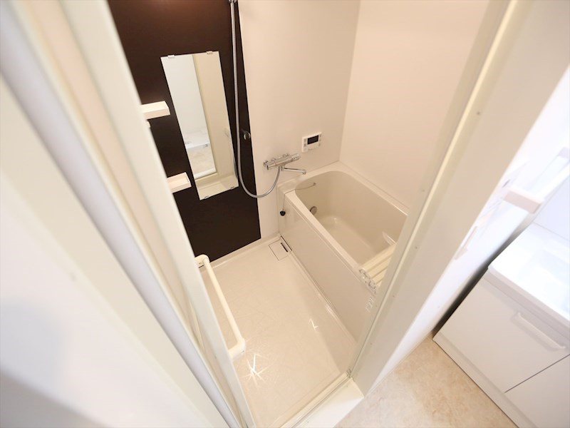 バス・シャワールーム　浴室暖房乾燥機付　追い焚き・オートバス機能付お風呂